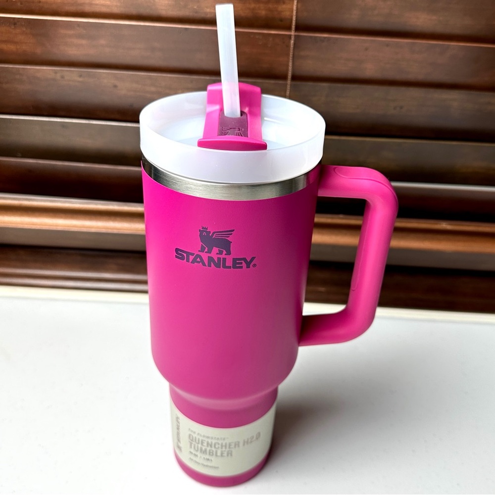 Stanley Fuchsia 40 Ounce Quencher H2.O FlowState Tumbler